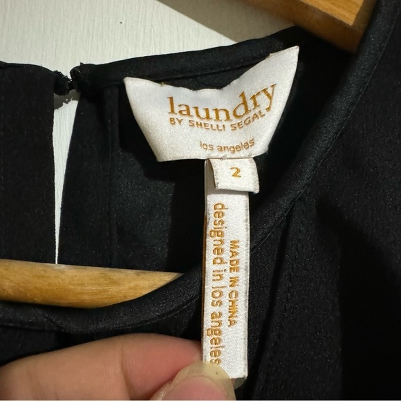 Laundry by Shelli Segal Black Cold Shoulder Keyhole Peplum Top - Picture 8 of 9